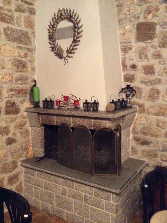 Oihalia Guesthouse Fidhákia Extérieur photo