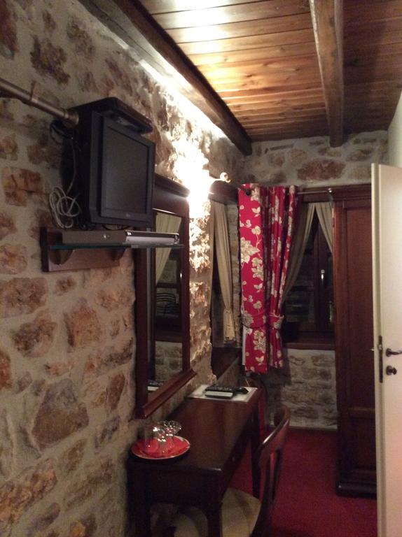 Oihalia Guesthouse Fidhákia Extérieur photo