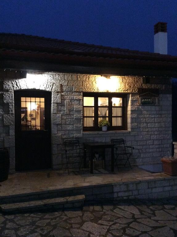 Oihalia Guesthouse Fidhákia Extérieur photo