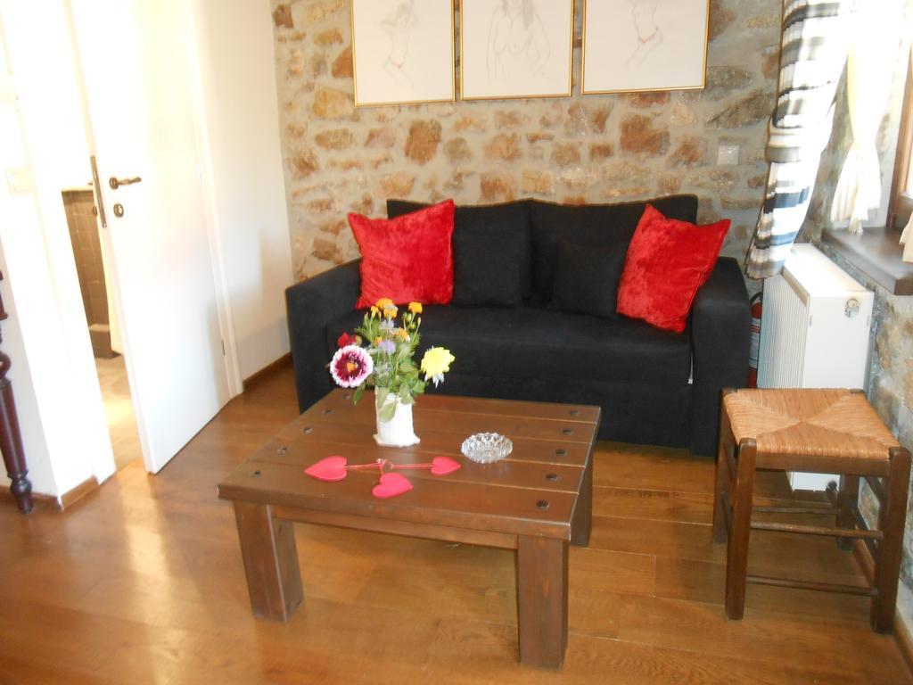 Oihalia Guesthouse Fidhákia Extérieur photo